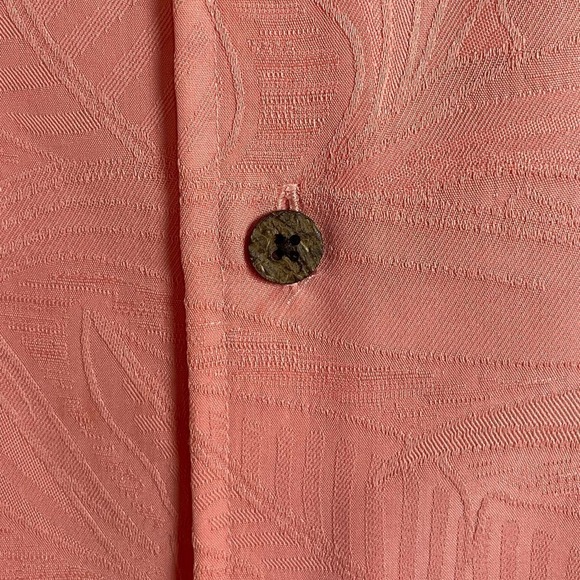 Caribbean Peach Etched Palms  B&T Men's 2XT Camp Button Down Short Sleeve Shirt - Picture 6 of 8
